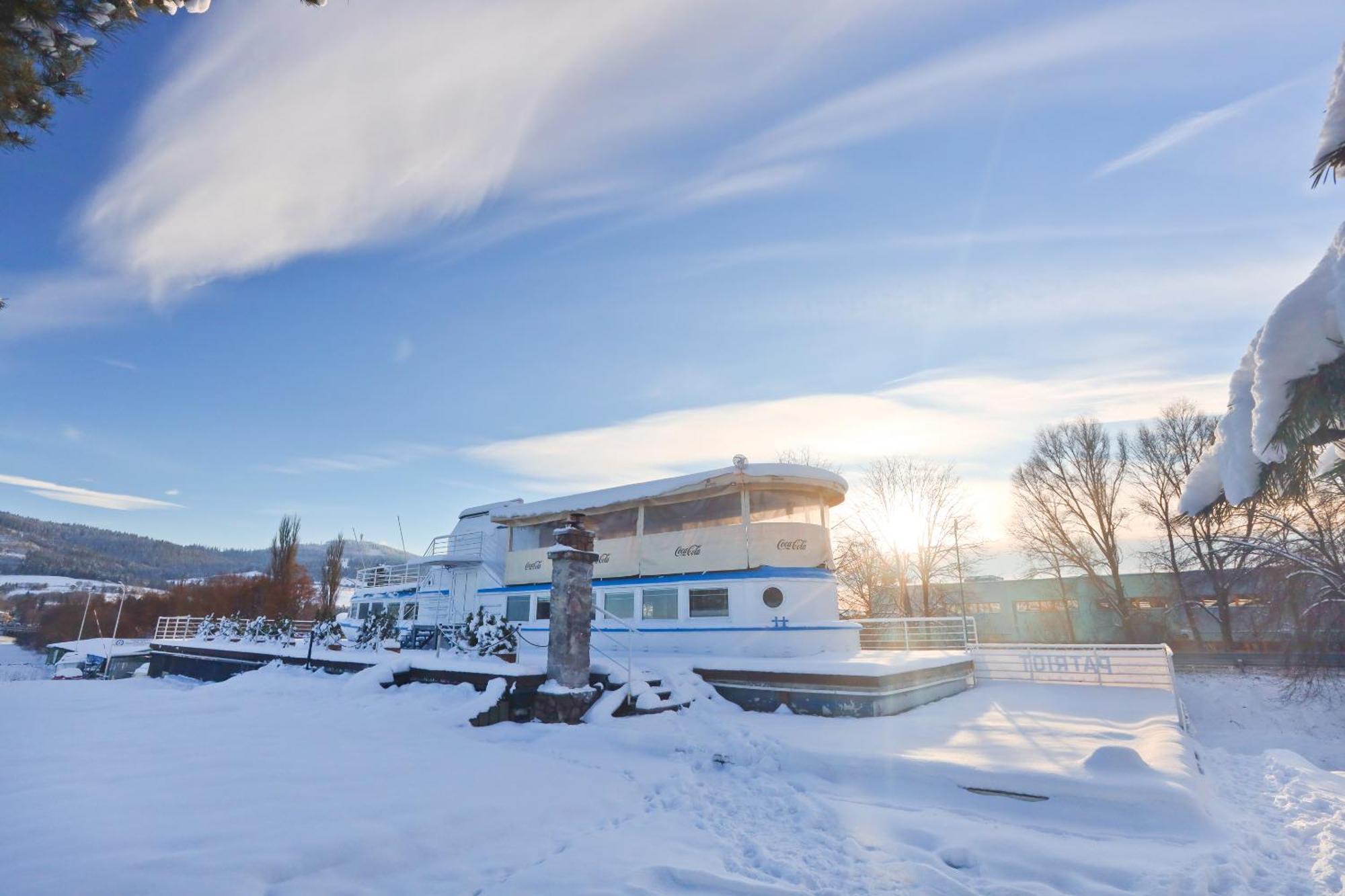 Unique Boat Apartments By Lake - Kajuta 1958 Námestovo Exterior photo